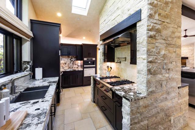 40 Tagus Court, Portola Valley CA: https://media.crmls.org/mediaz/72243b35-7da8-4356-8b09-ec4240b71de0.jpg
