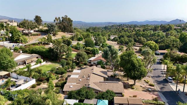 549 Eldorado Drive, Escondido CA: https://media.crmls.org/mediaz/7224b105-ee59-4463-a84e-5e8b457aa75a.jpg