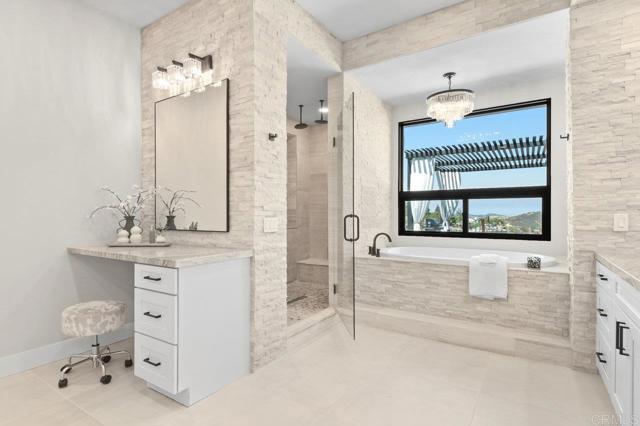 573 Lilac Ranch Rd, Alpine CA: https://media.crmls.org/mediaz/7224ea49-bd5a-4303-8a2d-7e834c38616e.jpg