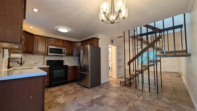 8021 Calle Fanita, Santee CA: https://media.crmls.org/mediaz/72257c30-0b92-4f03-89d9-9b9248399560.jpg