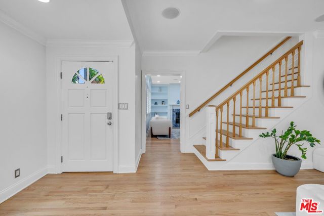 8011 Rayford Drive, Los Angeles CA: https://media.crmls.org/mediaz/722597da-bbc8-444f-90e5-ee3382ba472e.jpg