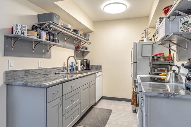 1925 46th Avenue, Capitola CA: https://media.crmls.org/mediaz/7225a75f-54ed-4099-9d21-ba57691bd52e.jpg