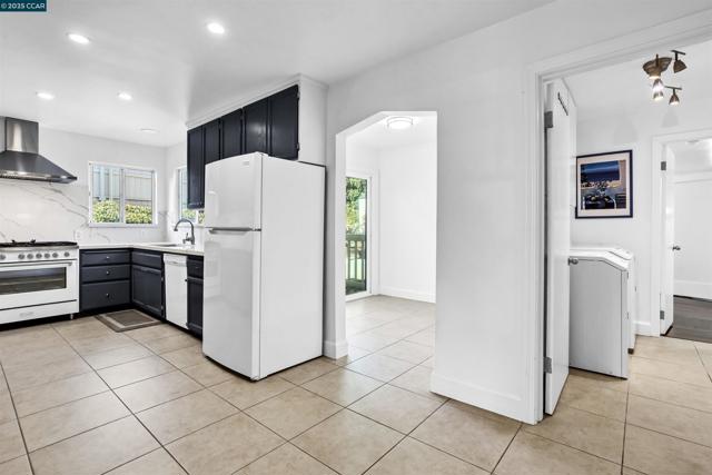 948 Jones Ave, Pinole CA: https://media.crmls.org/mediaz/722629c0-93b3-4607-8e77-3227dc0a3800.jpg
