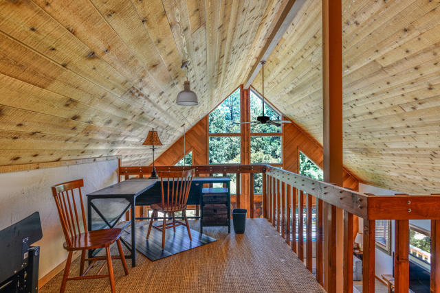 24873 Ponderosa Drive, Idyllwild CA: https://media.crmls.org/mediaz/722702d2-c44c-4a8f-8292-0af54126ba60.jpg