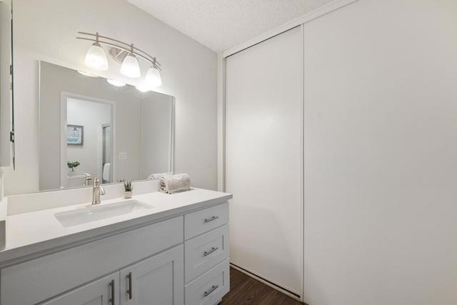 302 Philip Drive, Daly City CA: https://media.crmls.org/mediaz/72270563-4837-4711-ad67-3d587bc7e380.jpg