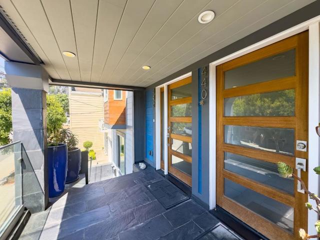 440442 29th Street, San Francisco CA: https://media.crmls.org/mediaz/72275f7f-b6e8-4c2f-bab6-271e9bc909a1.jpg