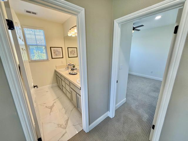 5825 Dresslar Cir, Livermore CA: https://media.crmls.org/mediaz/72276711-9a09-4dbd-a194-a537a7446c69.jpg