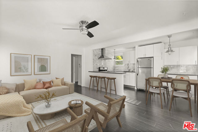 1434 24th Street, Santa Monica CA: https://media.crmls.org/mediaz/7227a128-62ef-46c5-b9cb-7e9668ebdf1b.jpg
