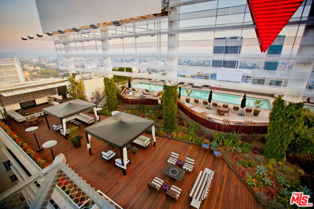 6250 Hollywood Boulevard, Los Angeles CA: https://media.crmls.org/mediaz/7227cfdf-8682-4a5d-b382-327392a6c6c1.jpg