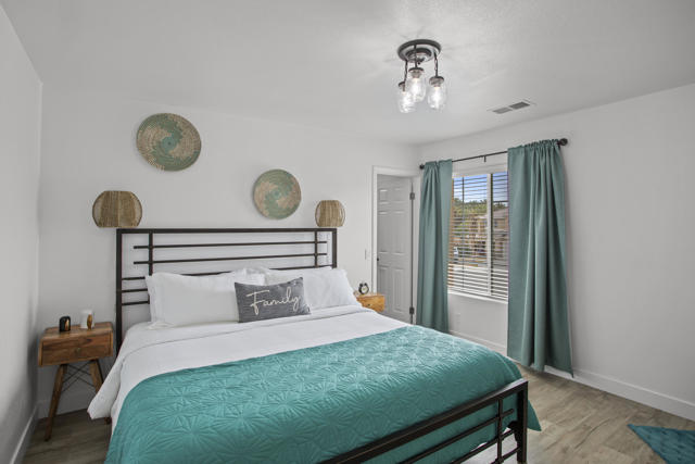 Image 20 of 33 For 83684 San Mateo Avenue