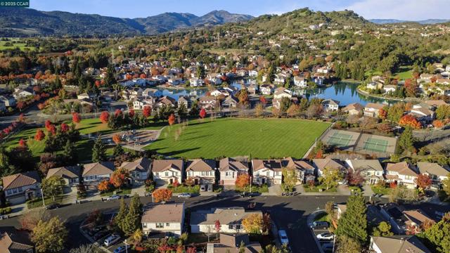 5109 Napa Shore Dr, Fairfield CA: https://media.crmls.org/mediaz/7228624b-ccd3-4504-9599-0214525b91d5.jpg