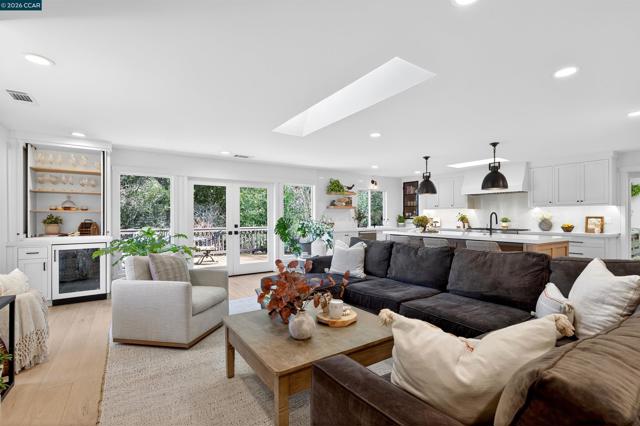 Image 20 of 46 For 393 Colorados Ct