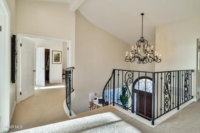 2328 Otono Circle, Thousand Oaks CA: https://media.crmls.org/mediaz/7229bb05-22be-44e0-beae-4e2741002544.jpg