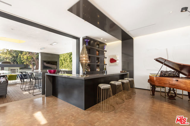 Image 31 of 53 For 809 Rexford Drive