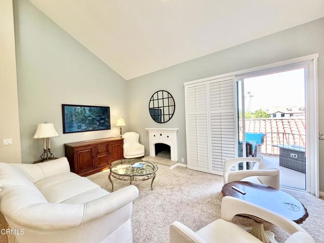 Detail Gallery Image 9 of 28 For 2231 Martinique Ln, Oxnard,  CA 93035 - 2 Beds | 2 Baths
