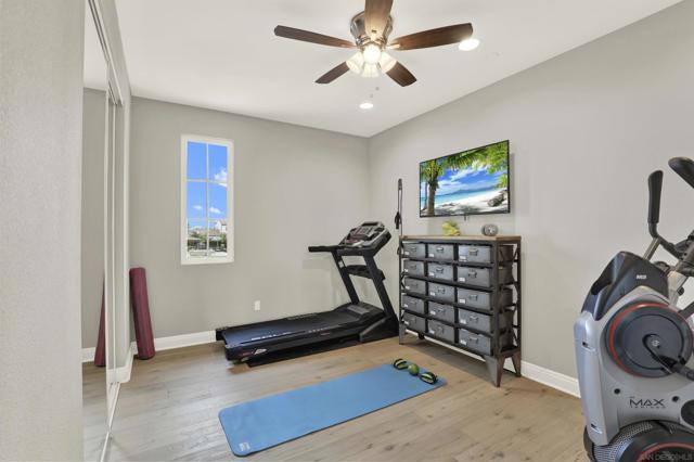 8366 The Landing Way, San Diego CA: https://media.crmls.org/mediaz/722b285d-4eec-4281-aebf-440098624060.jpg
