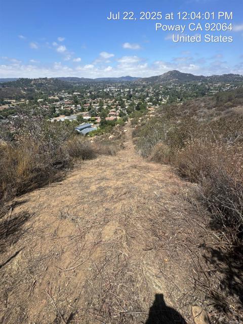 43 Carlson Court, Poway CA: https://media.crmls.org/mediaz/722b791a-e537-4280-b8b9-417d661152f4.jpg
