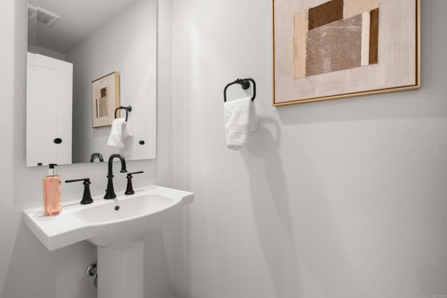 107 Starbright, Irvine CA: https://media.crmls.org/mediaz/722bccc7-4d7d-4f0a-995f-39a97cc73205.jpg