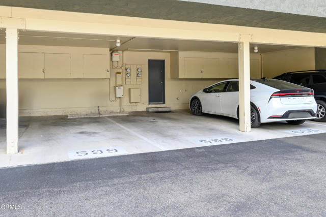 599 Rio Grande Circle, Thousand Oaks CA: https://media.crmls.org/mediaz/722c1a64-0489-4a0a-b3f1-8e6807e351b5.jpg