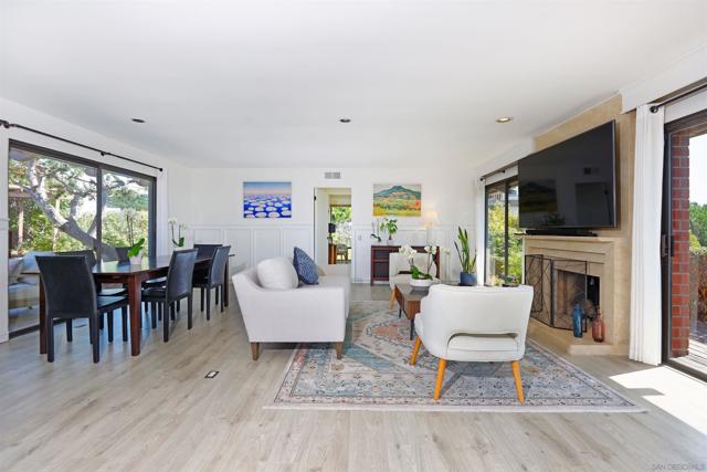 1553 Copa de Oro, La Jolla CA: https://media.crmls.org/mediaz/722c353c-62b9-4c16-92e6-f2a94d23377f.jpg