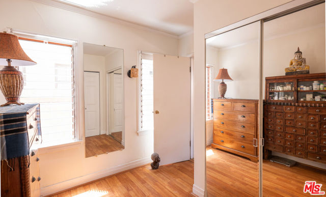 8921 Rosewood Avenue, West Hollywood CA: https://media.crmls.org/mediaz/722c781f-643a-46c2-b13a-454239413166.jpg