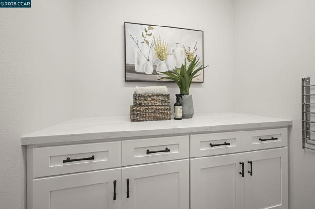 600 Terra California Dr, Walnut Creek CA: https://media.crmls.org/mediaz/722cab1f-a855-4320-a4b3-2165a42689f3.jpg