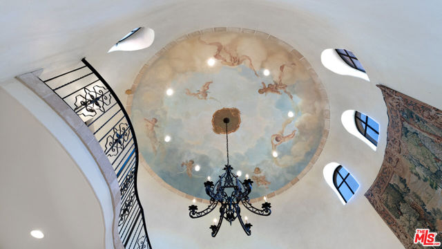 23806 Malibu Crest Drive, Malibu CA: https://media.crmls.org/mediaz/722d0ef0-706b-4e84-a972-2173f547be3b.jpg