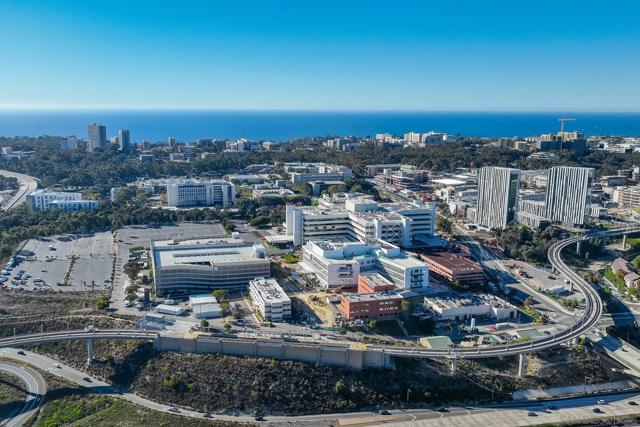3550 Lebon Dr, San Diego CA: https://media.crmls.org/mediaz/722d5cba-7833-49fc-8207-fd5f8c6e2ef5.jpg