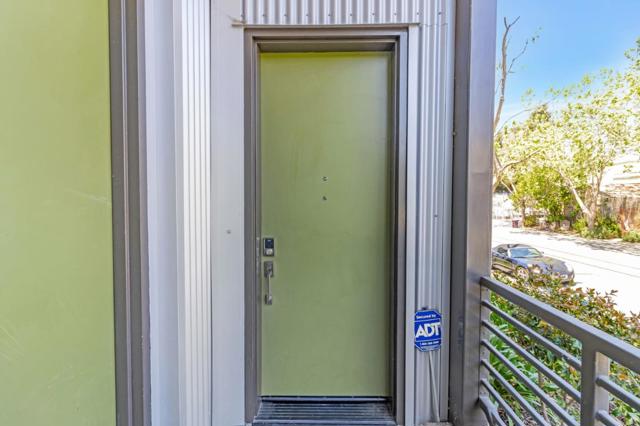2925 Glascock Street, Oakland CA: https://media.crmls.org/mediaz/722d9a15-e305-42c2-b8d7-edc6a28e6ac7.jpg