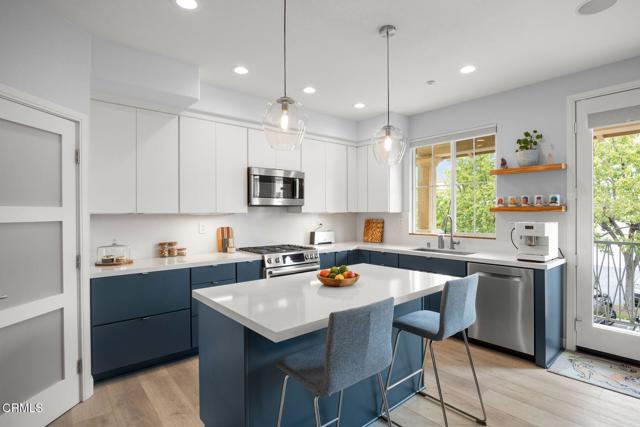 Detail Gallery Image 10 of 45 For 1323 Bayside Cir, Oxnard,  CA 93035 - 3 Beds | 2/1 Baths