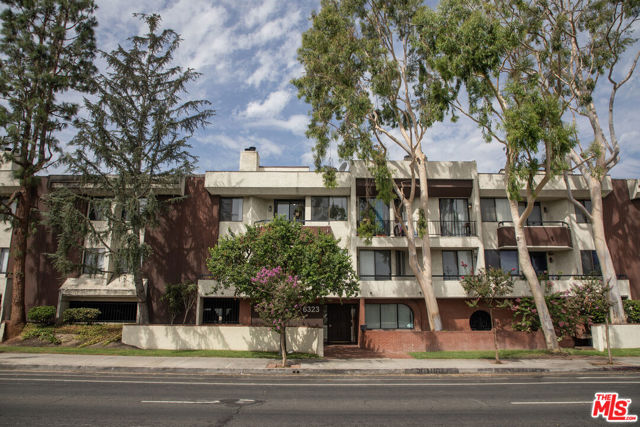 6323 Reseda Boulevard, 44 photo 21