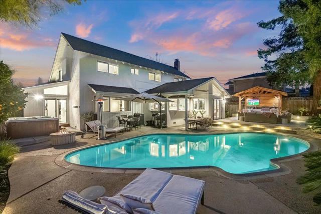 305 Albert Drive, Los Gatos CA: https://media.crmls.org/mediaz/722f1883-47e0-426d-8ada-c8d09f725d91.jpg