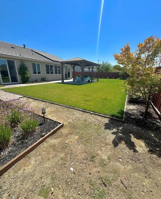 688 Sacramento Way, Hollister CA: https://media.crmls.org/mediaz/722fbdb3-2d68-454a-8016-f9338a71e9fc.jpg