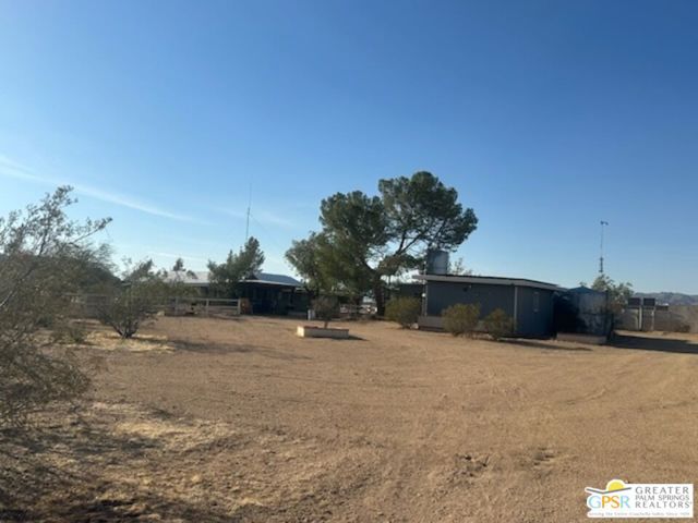 31750 Selmadolph Street, Lucerne Valley CA: https://media.crmls.org/mediaz/722fbdd0-78fc-436e-bf4d-6c09ee100a97.jpg