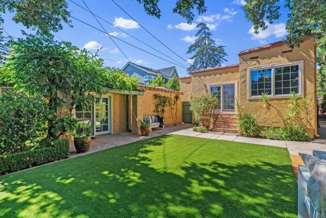 1021 Elm Street, San Carlos CA: https://media.crmls.org/mediaz/72303c5d-d7a1-4cb4-915c-384cb99e81ad.jpg
