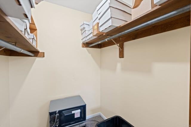 1565 Chestnut Avenue, Carlsbad CA: https://media.crmls.org/mediaz/7230b27c-da0c-4d8b-a0cc-9c10aed6a25c.jpg