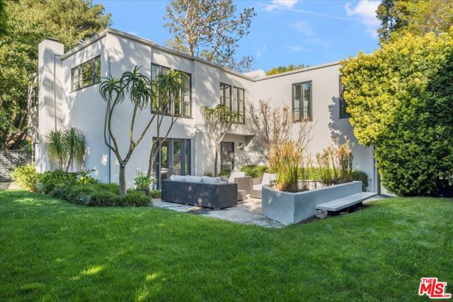 3055 Nichols Canyon Road, Los Angeles CA: https://media.crmls.org/mediaz/7230c67a-a12a-4da5-8f21-e40c99817e97.jpg