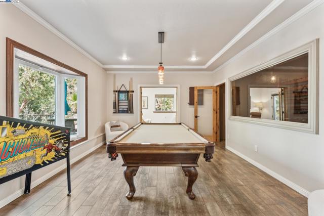 4613 Mirador Dr, Pleasanton CA: https://media.crmls.org/mediaz/7230e3db-07a9-43eb-85bd-0c9edaf48ed2.jpg