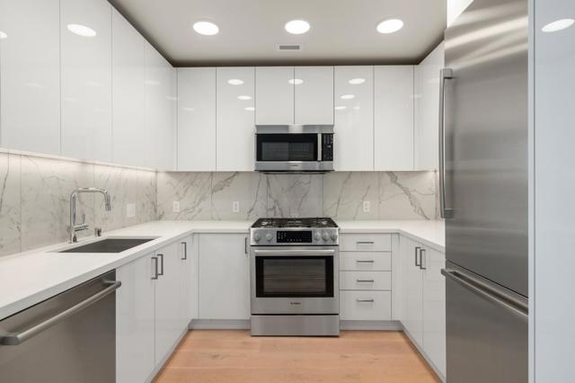 588 Minna Street, San Francisco CA: https://media.crmls.org/mediaz/72310d94-1a01-4027-a56d-006f68192404.jpg