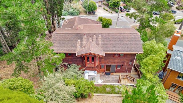 555 Avenue Portola, El Granada CA: https://media.crmls.org/mediaz/72315644-8fde-47c6-838d-b21614bfdf28.jpg