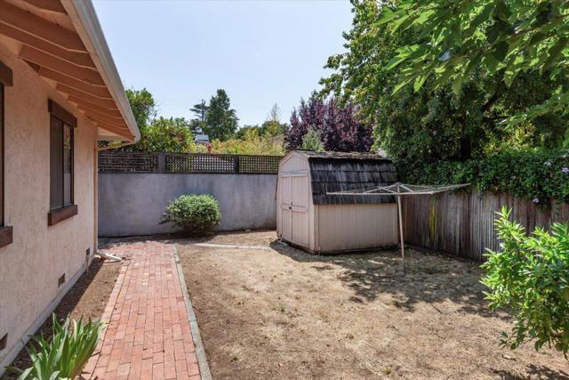 60 View Street, Los Altos CA: https://media.crmls.org/mediaz/72326330-e488-4b48-b6d3-1c314b287850.jpg