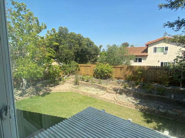 1543 Calle Violetas, Encinitas CA: https://media.crmls.org/mediaz/7232a956-e210-4697-8d42-37324136093f.jpg