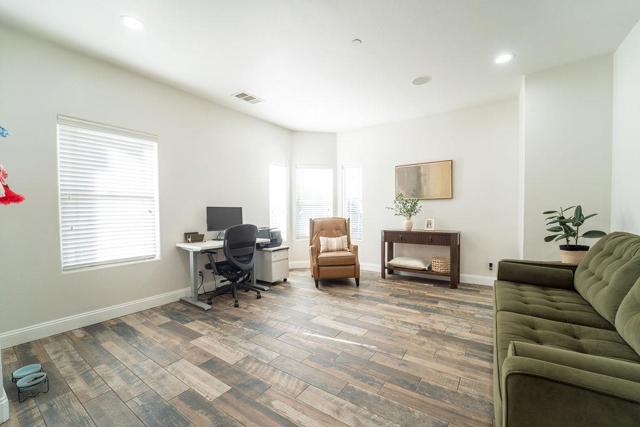 Image 8 of 73 For 35724 Linda Drive