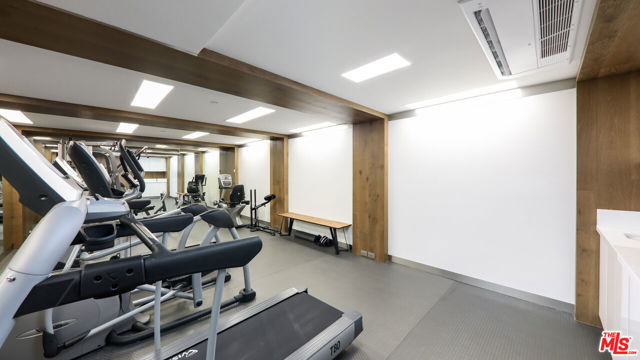 1818 Thayer Avenue, Los Angeles CA: https://media.crmls.org/mediaz/7233342c-6515-4d2b-804a-99ebdfefc8d8.jpg