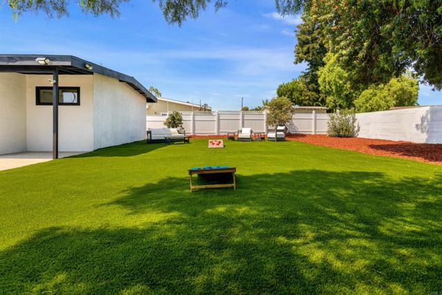 Image 17 of 26 For 820 Iris Avenue