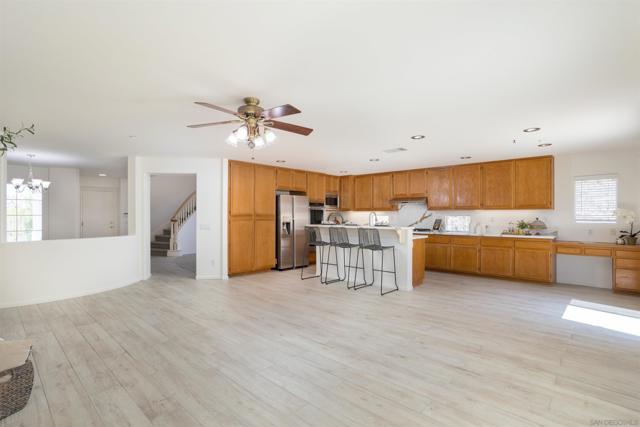 2168 Pointe Parkway, Spring Valley CA: https://media.crmls.org/mediaz/723404a1-fde1-43da-9d30-8d91c459bd96.jpg