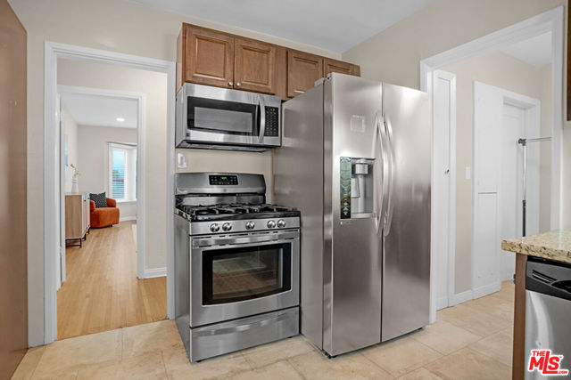 2148 Prosser Avenue, Los Angeles CA: https://media.crmls.org/mediaz/7234189a-7efa-42ab-b4fd-bb93ca52ef93.jpg