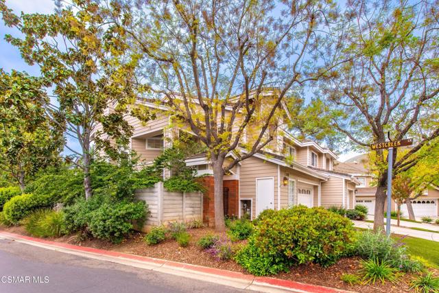 5748 Whispering Pines Circle, Westlake Village CA: https://media.crmls.org/mediaz/723559fd-c23c-4b8c-b31a-b0473b61b064.jpg