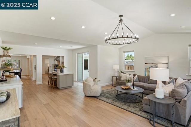 273 Valle Vista Dr, Danville CA: https://media.crmls.org/mediaz/72358295-a8b0-4819-baea-343de84462c8.jpg