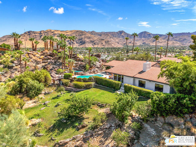 13 Cahuilla Hills Drive, Palm Springs CA: https://media.crmls.org/mediaz/72359973-b382-43db-9de9-1591dfbb0bd7.jpg